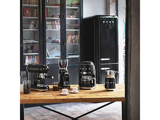 SMEG MFF11 Milchaufschäumer 50’s Style – Schwarz