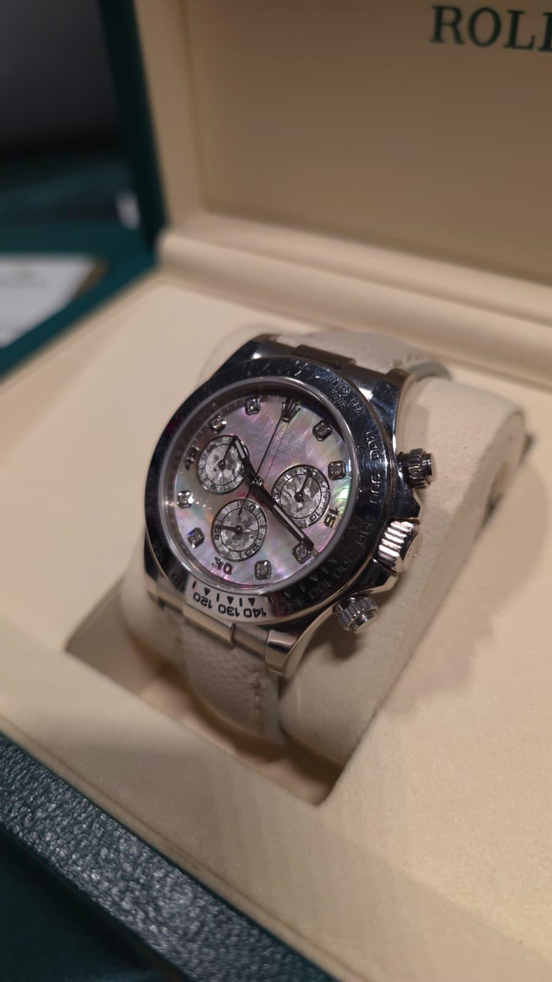 Rolex Cosmograph Daytona Pearl Diamond