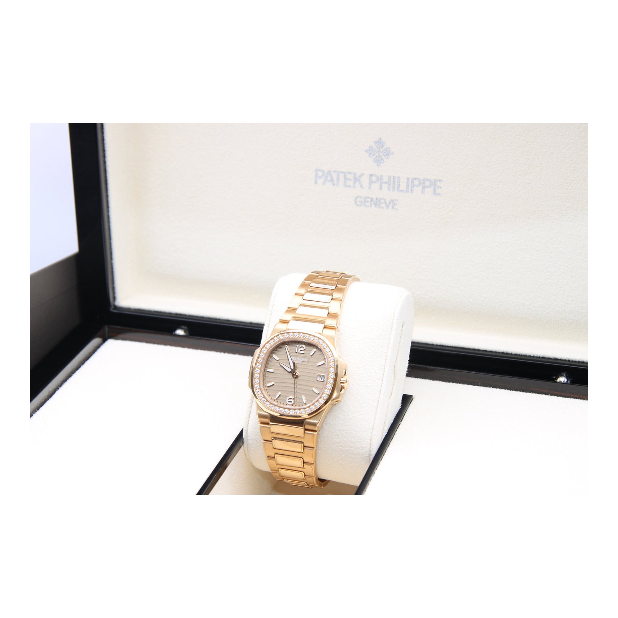 Patek Philippe Nautilus 7010/1R-012  Roségold Diamantlünette